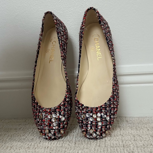 Tweed Chanel Flats - Picture 2 of 8